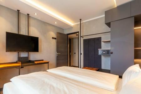 Unsöld's Factory - 28