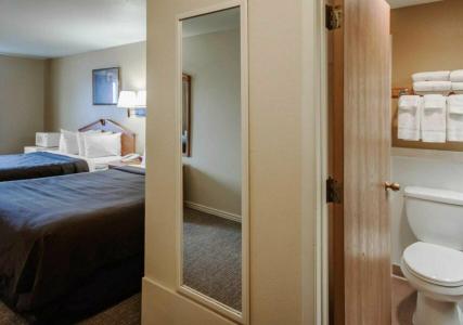 Quality Inn Airport - 17