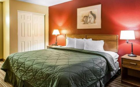 Rodeway Inn East - 2
