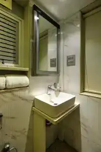Mumbai House-Juhu - 28