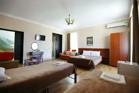 Зеленый цветок - 1