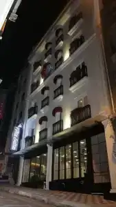 La Vita Suites - 9