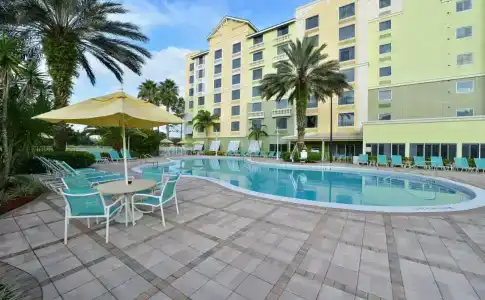 Comfort Suites Maingate East - 25
