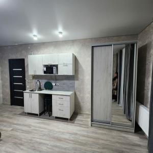 У Анжелы - 24