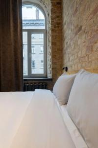 Globe Runner & Hostel - 27