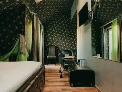 Невский проспект - 80