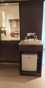 The Curzon Court - 35