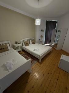Greeting Inn - 23