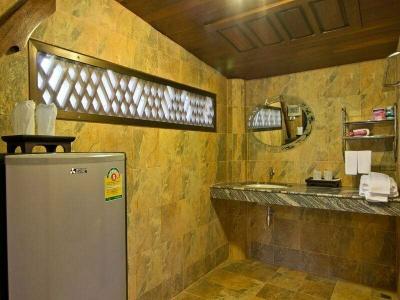 Bueng Bua Thong - 45