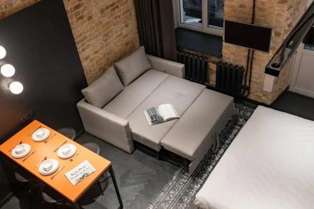 Globe Runner & Hostel - 33