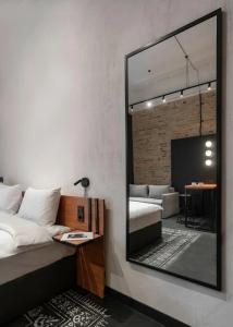 Globe Runner & Hostel - 62
