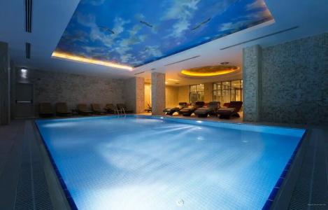 Ramada & Suites by Wyndham İstanbul Ataköy - 5