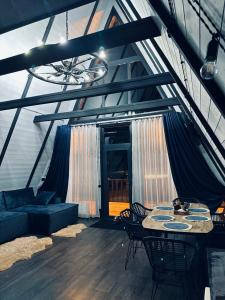 Noble House - 16