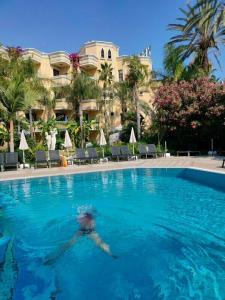 Yetkin Club - 24