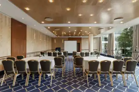 Hilton Amsterdam - 4