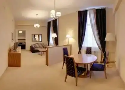 Октябрьская - 47