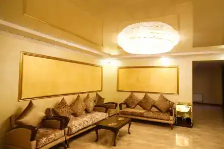 Royal - 3