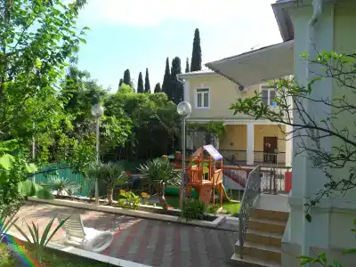 Бестужевский дворик - 42