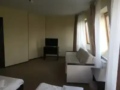 Кремлевский - 77