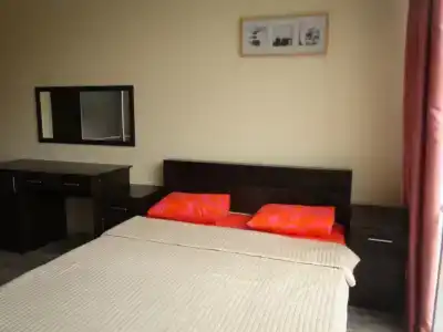 Laza Hall - 37