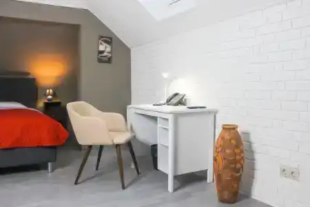 7HOUSE - 8