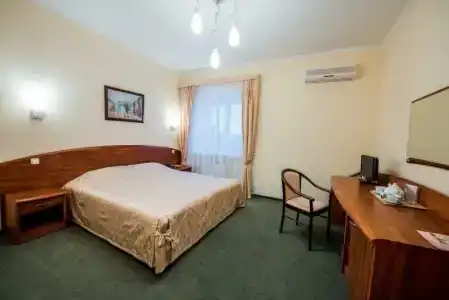 Чистые Пруды - 16