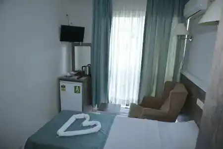 Cleopatra King Apart - 51