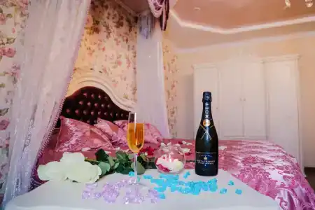 Royal - 4