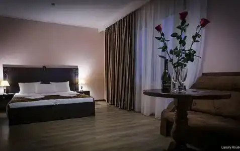 Luxury House - 89