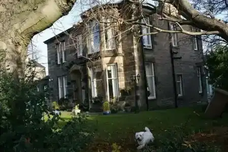 Edinburgh37 - 6