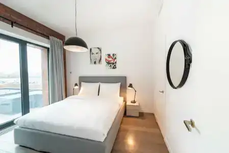 Докландс - 13