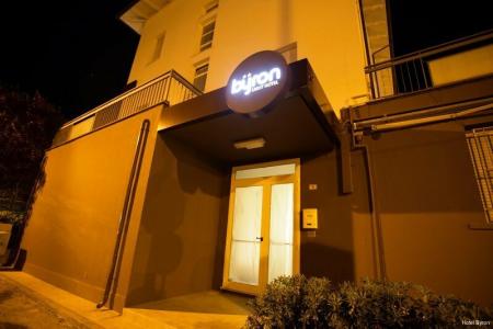 Byron - 1