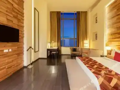 5 By Oyo Metropolitan - 7