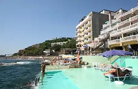 Эллинг "Ноги в море" - 2