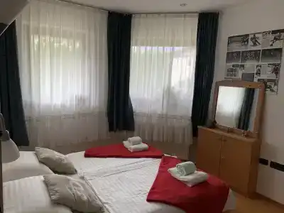 Rudi Hiti's Guest House - 1