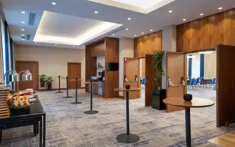 Courtyard by Marriott - 21