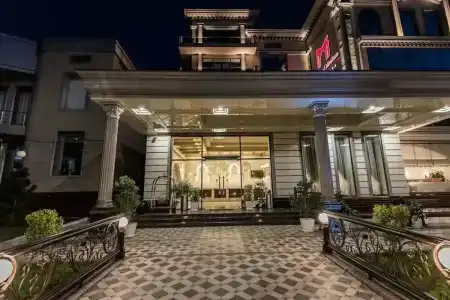 The Royal Mezbon & SPA - 0