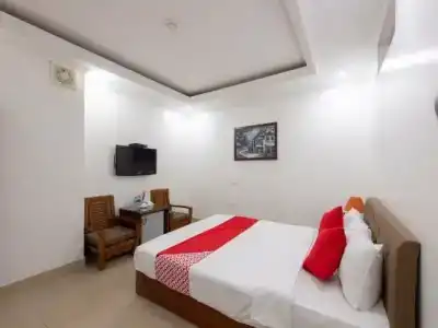 Reddoorz Plus Near Cau Giay Park - 24