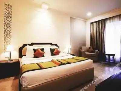 Howard Plaza The Fern, - 66