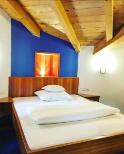 SIMPLE but EXCELLENT - 44