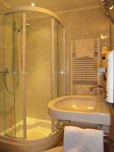 SIMPLE but EXCELLENT - 28