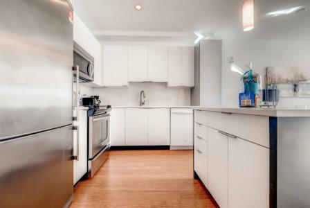 Global Luxury Suites Downtown - 43