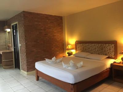 East Shore Pattaya Resort - 6