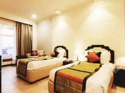 Howard Plaza The Fern, - 40