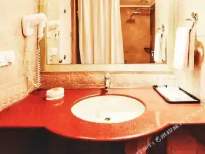 Howard Plaza The Fern, - 8