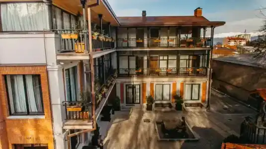 Seventeen Rooms - 14