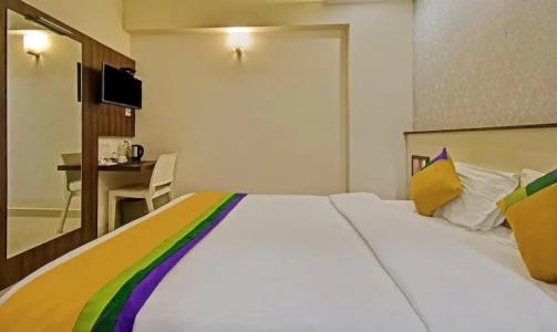 Treebo Trip Deluxe Inn Pondibazar - 12