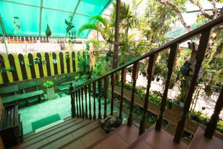 Samsen Sam Place - 13