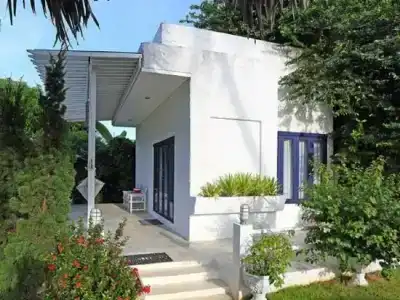 Laemsing Whitehouse - 4