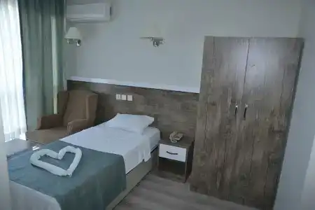 Cleopatra King Apart - 59